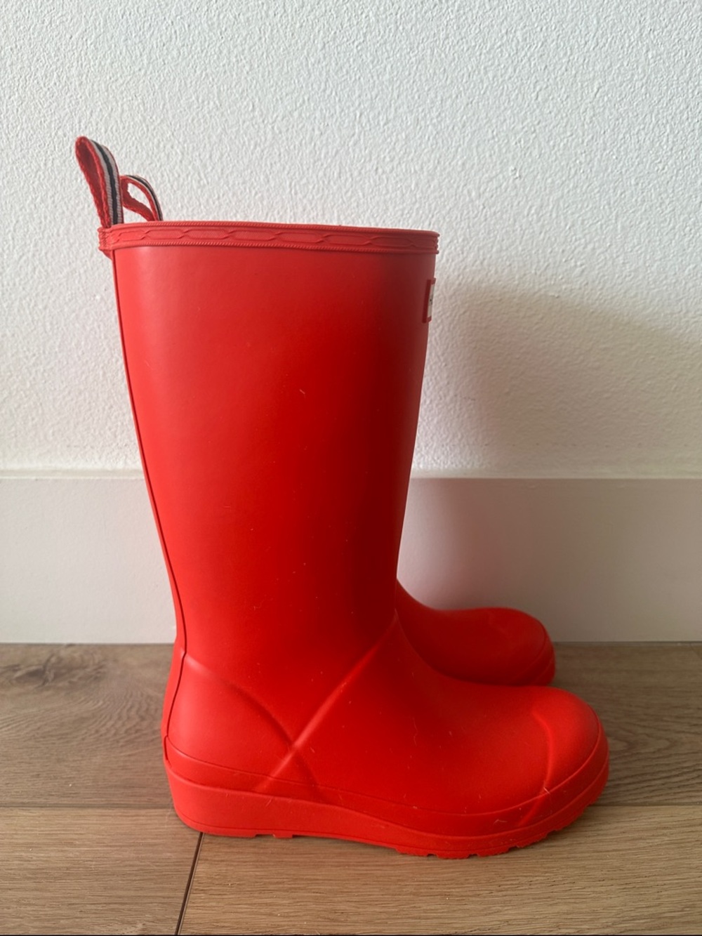 Hunter Bright Red Mid-Calf Rubber Rain Boots Size 6 - Picture 4 of 5